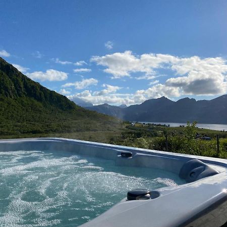 Villa Med Jacuzzi Og Nydelig Utsikt Gravdal  Exterior foto
