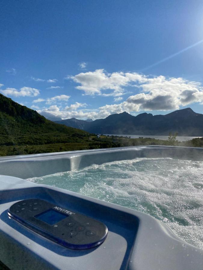 Villa Med Jacuzzi Og Nydelig Utsikt Gravdal  Exterior foto