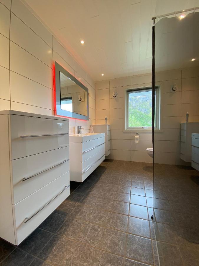 Villa Med Jacuzzi Og Nydelig Utsikt Gravdal  Exterior foto